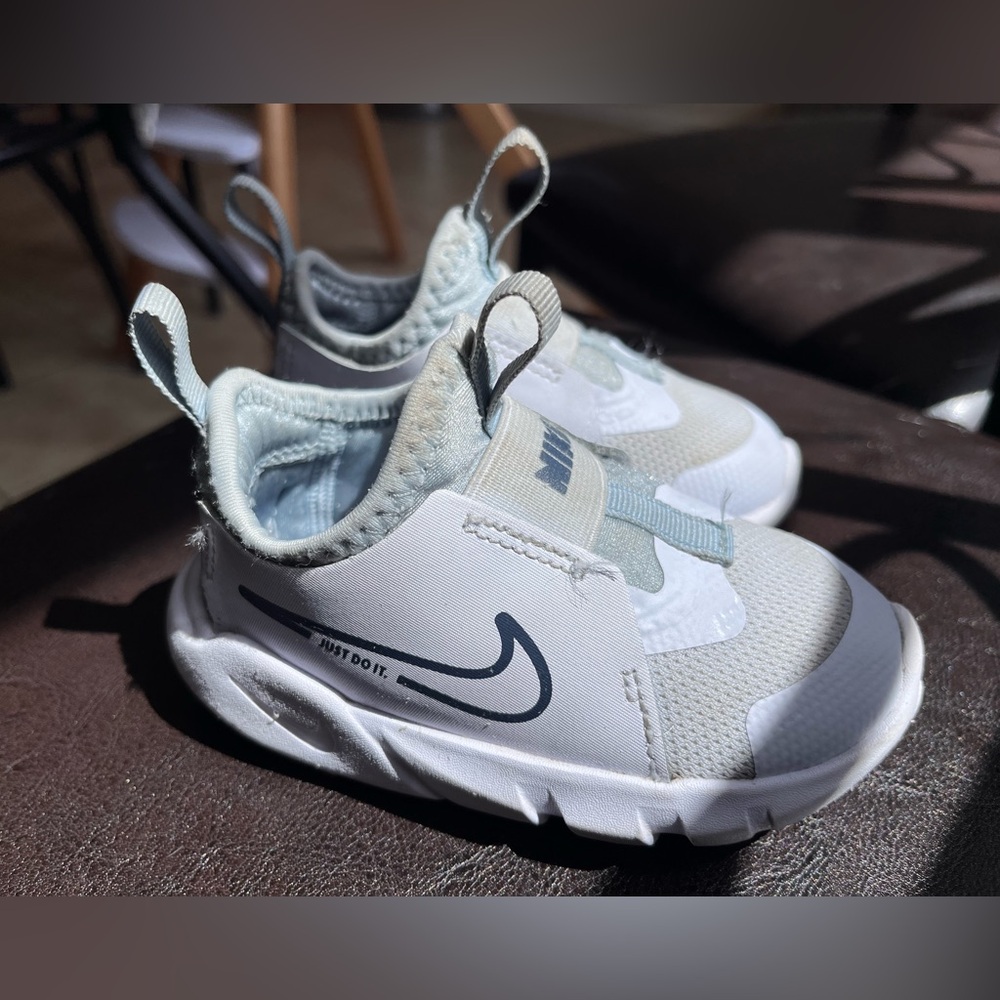 Nike flex runner 2 in size 6C in light blue
